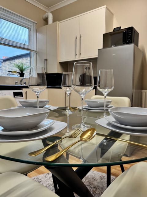Apartment | Dining