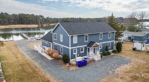 Nauti or Knot (Pet-Friendly House)