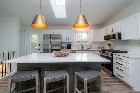 Island Seating For Three