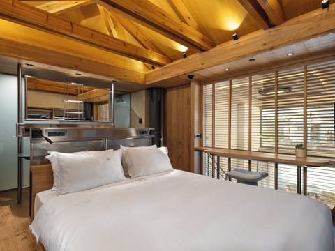 Presidential Suite, City View | Premium bedding, memory foam beds, free minibar, in-room safe