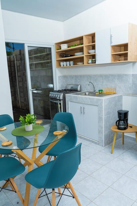 House, 2 Bedrooms, Patio | Private kitchen | Coffee/tea maker, microwave, oven, blender