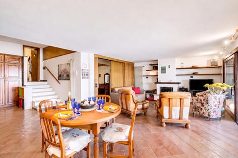 Family Apartment, 1 Bedroom, Terrace, Mountainside (Isola Bella: Lake Maggiore view) | Dining