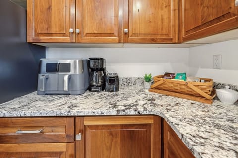 Drip coffee maker for morning coffee