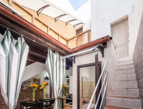 House, 1 Bedroom, Smoking, Balcony | Outdoor dining