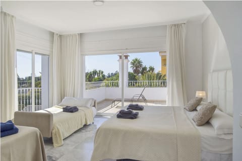 Room, Golf View