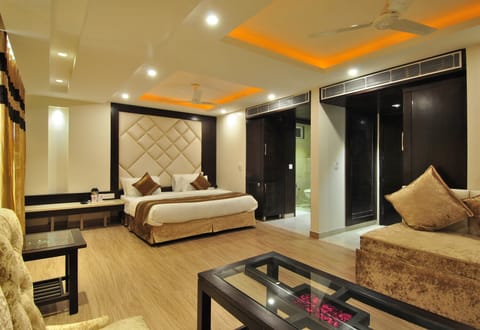 Superior Room | Desk, laptop workspace, free WiFi