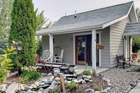 The cute cottage.