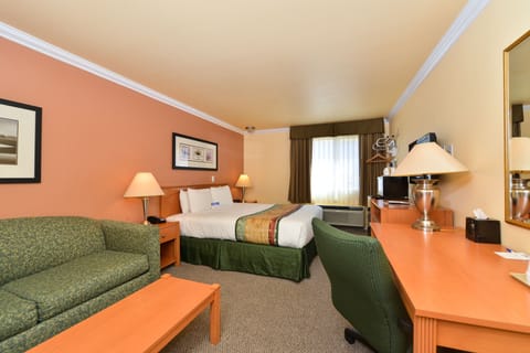 Premium bedding, pillowtop beds, in-room safe, desk