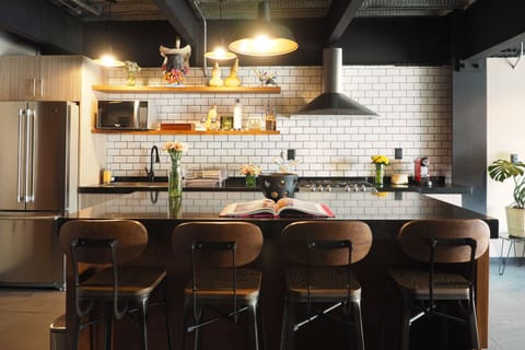 Luxury Apartment, Balcony, City View | Private kitchen