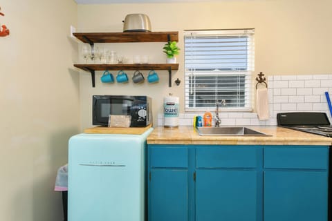 Fresh design with a splash of color 🍴