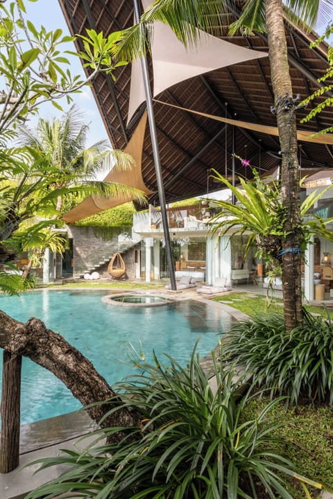 There's no need to leave the property whenever you get the urge to cool off.