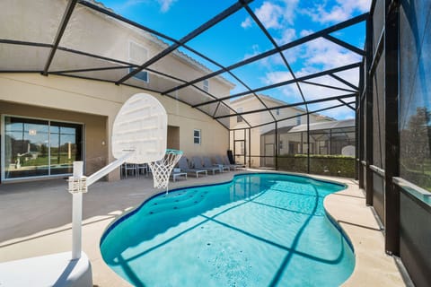 Private Poo with pool games