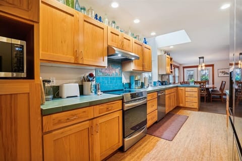 Bailey`s By the Sea Kitchen