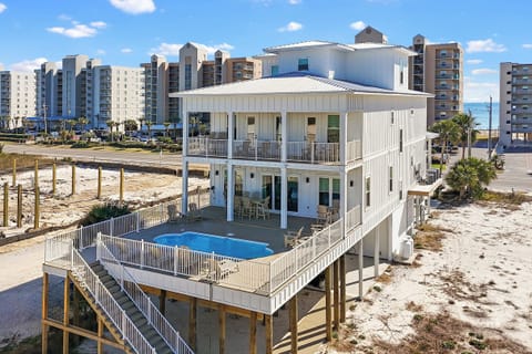 A Coastal Comfort is a beautiful new construction thoughtfully designed with guests comfort in mind