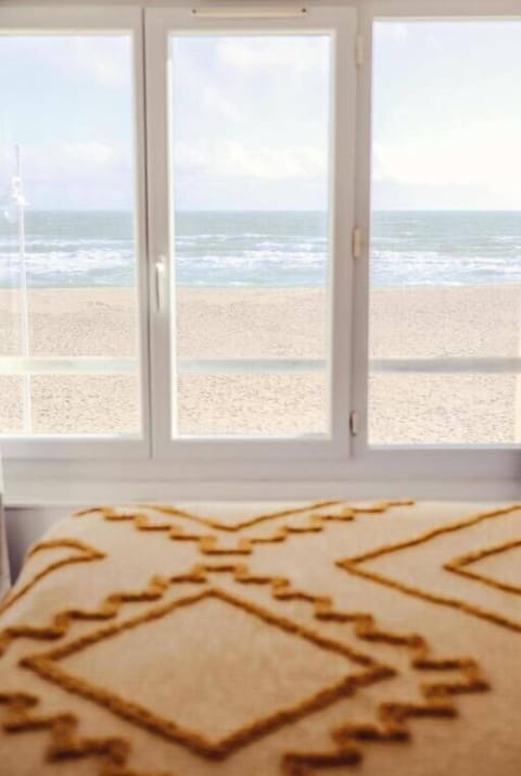 Double Room, Sea View | Blackout drapes, free WiFi, bed sheets