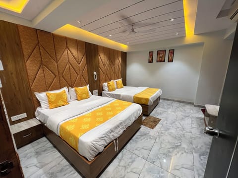 Deluxe Double Room | Free wired internet