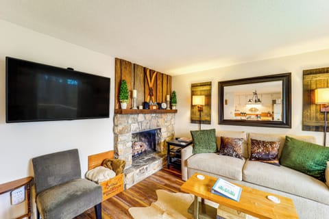 Sugar Mountain Vacation Rental | 1BR | 1BA | Stairs Required | 560 Sq Ft
