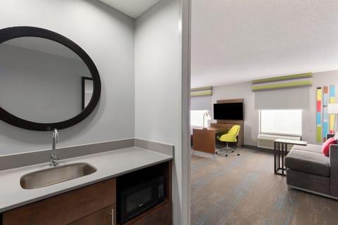 Mini-fridge, coffee/tea maker