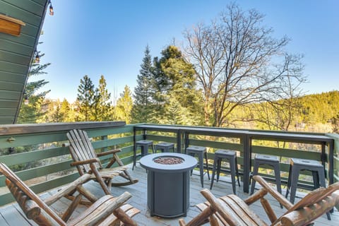 Lake Arrowhead Vacation Rental | 4BR | 2.5BA | Stairs to Enter | 1,788 Sq Ft