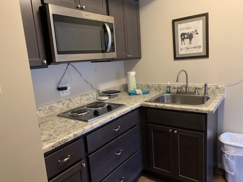Condo, 2 Bedrooms (307) | Private kitchen | Fridge, microwave, stovetop, coffee/tea maker
