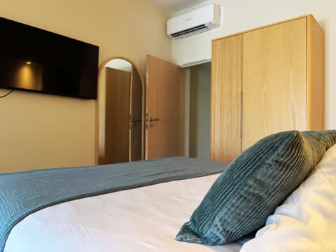 Comfort Double Room | Desk, WiFi (free), bed sheets