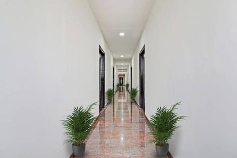 Deluxe Double Room, Balcony, City View | Living area