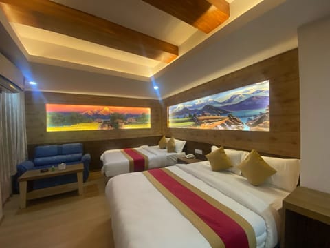 Deluxe Twin Room | Desk, free WiFi