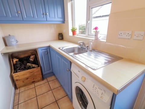 Fridge, electric kettle, toaster, cookware/dishes/utensils