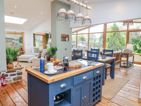 Cottage | Interior