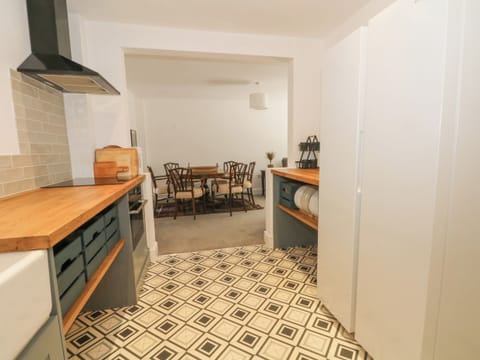 Fridge, electric kettle, toaster, cookware/dishes/utensils