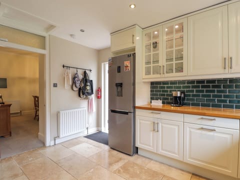 Fridge, dishwasher, electric kettle, toaster