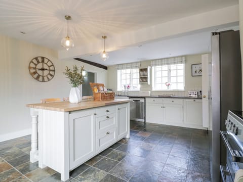 Fridge, dishwasher, cookware/dishes/utensils