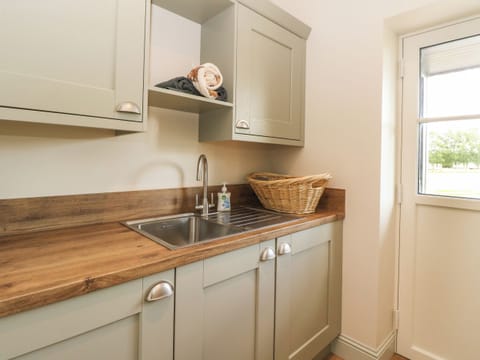 Fridge, dishwasher, electric kettle, toaster