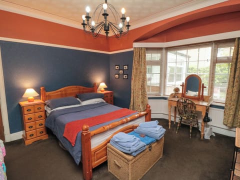 2 bedrooms, individually decorated, individually furnished, free WiFi