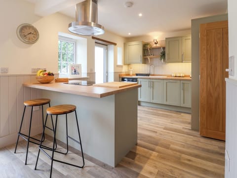 Fridge, dishwasher, electric kettle, toaster