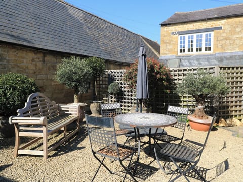 Cottage | Outdoor dining