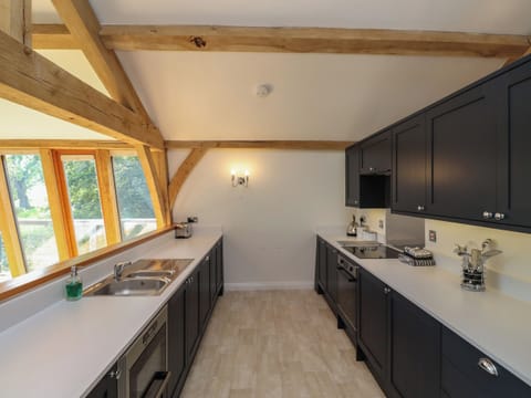 Dishwasher, cookware/dishes/utensils