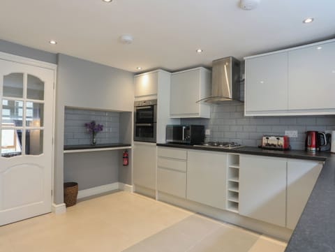 Fridge, dishwasher, electric kettle, toaster