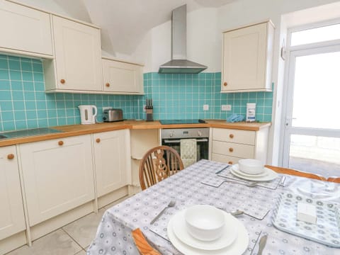 Fridge, dishwasher, electric kettle, toaster