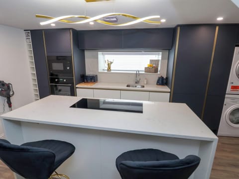 Fridge, dishwasher, electric kettle, toaster