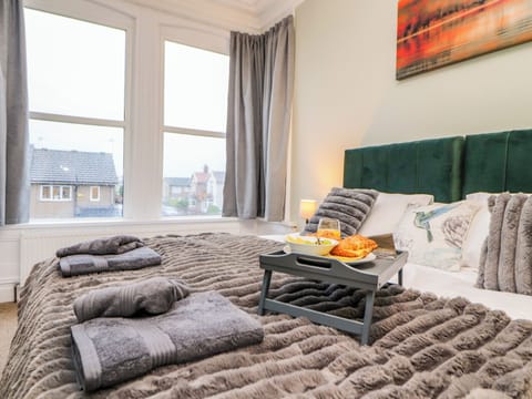 8 bedrooms, individually decorated, individually furnished, free WiFi
