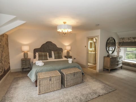 4 bedrooms, individually decorated, individually furnished, free WiFi