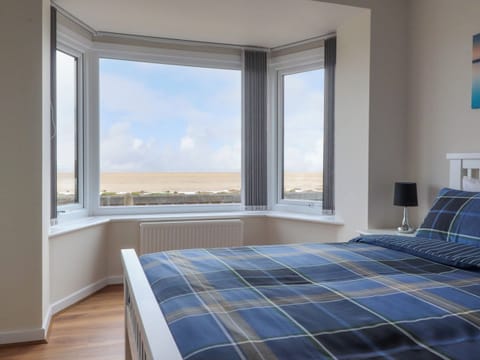 2 bedrooms, individually decorated, individually furnished, free WiFi