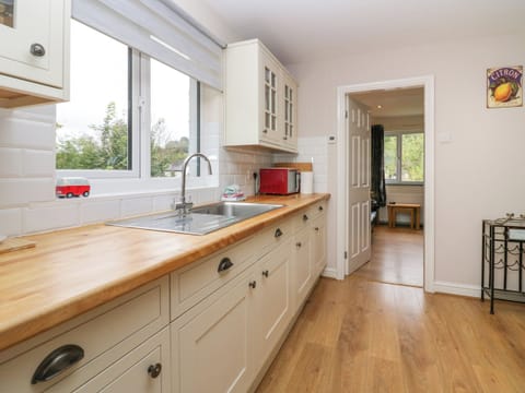 Fridge, dishwasher, electric kettle, toaster