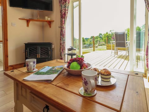 Cottage | Dining