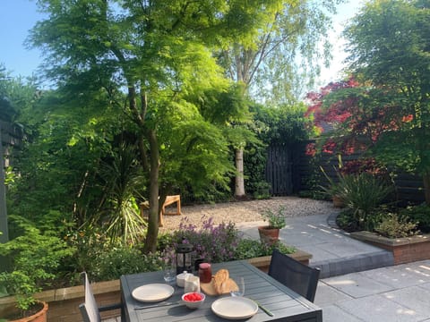 Cottage | Outdoor dining