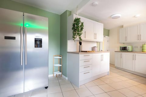 Fridge, dishwasher, electric kettle, toaster