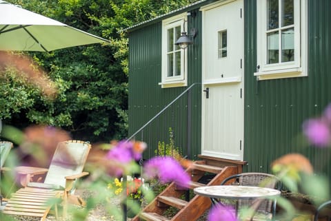 Cottage | Property grounds