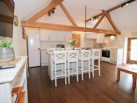 Fridge, dishwasher, electric kettle, cookware/dishes/utensils