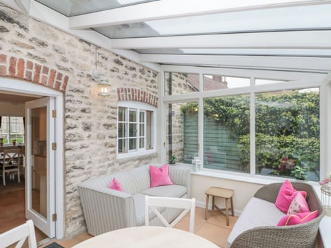 Fireplace, DVD player